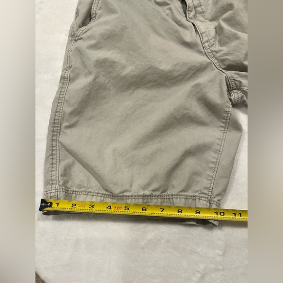 American Eagle Men's Classic Shorts - tan - Size 32 - Picture 8 of 9
